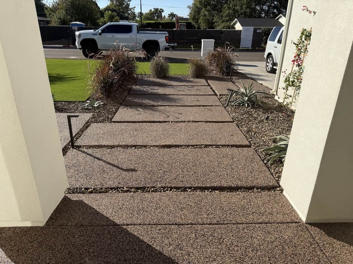 Laying Dense Natural River Slurry Edge Matrix